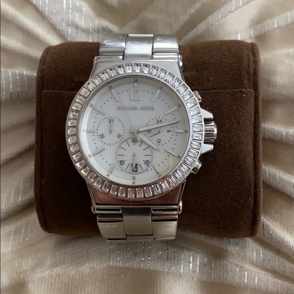 Michael Kors watch - Picture 2 of 3